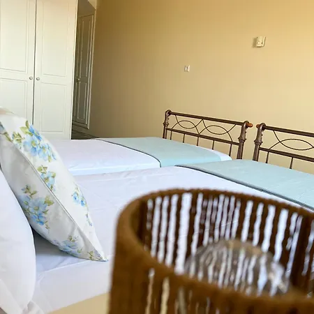 Sea View Serenity Kini
