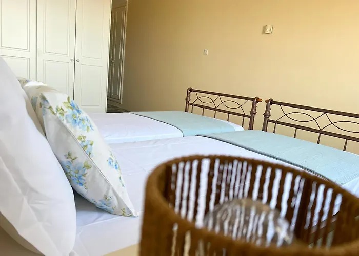 Sea View Serenity Kini